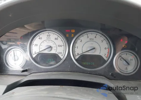 2010 Chrysler Town & Country Touring z USA, uszkodzony, nr VIN 2A4RR5D11AR315761